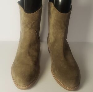 Vince. " Sinclair" Women's Flint Suede Pull-on Cowboy Boots, Size 6.5M, NIB